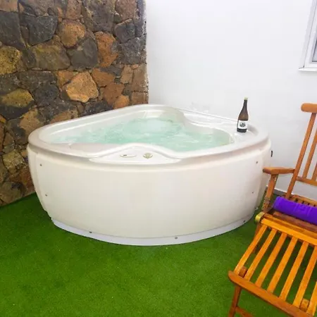 Luxury Volcan I * Mácher