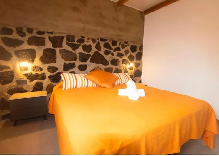 Luxury Volcan I Mácher